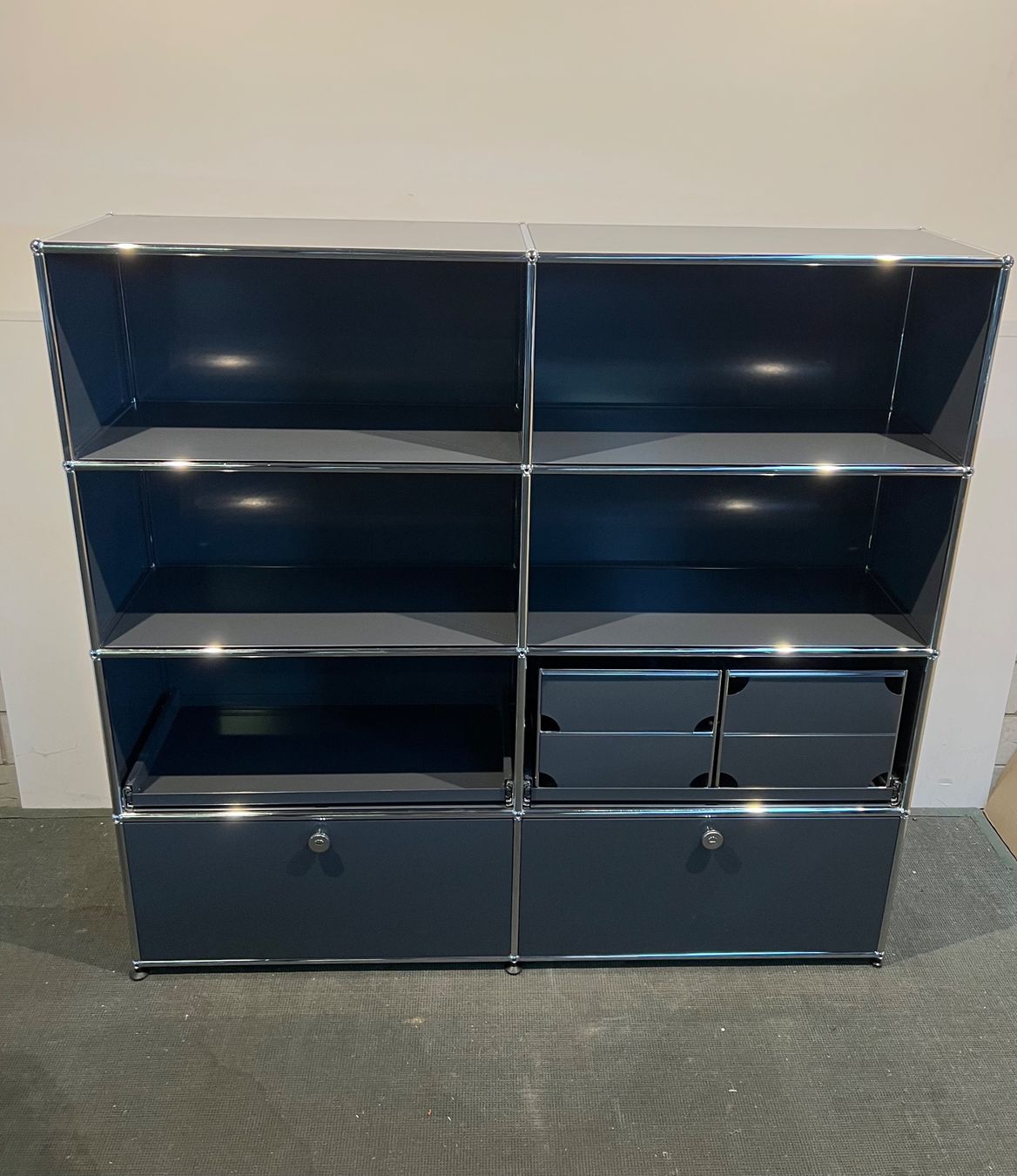 USM Regale: 008 USM Haller Möbel 2x4 – Gebraucht aus Wangen an der Aare von TBYN 1