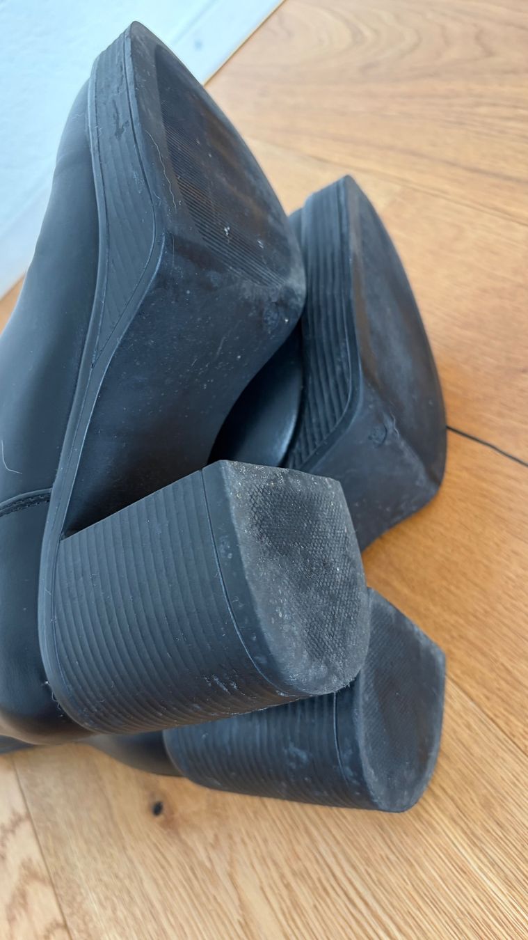 Damenschuhe: Stiefel in schwarz Gr. 39 – Gebraucht aus Volketswil von Irkasha 2