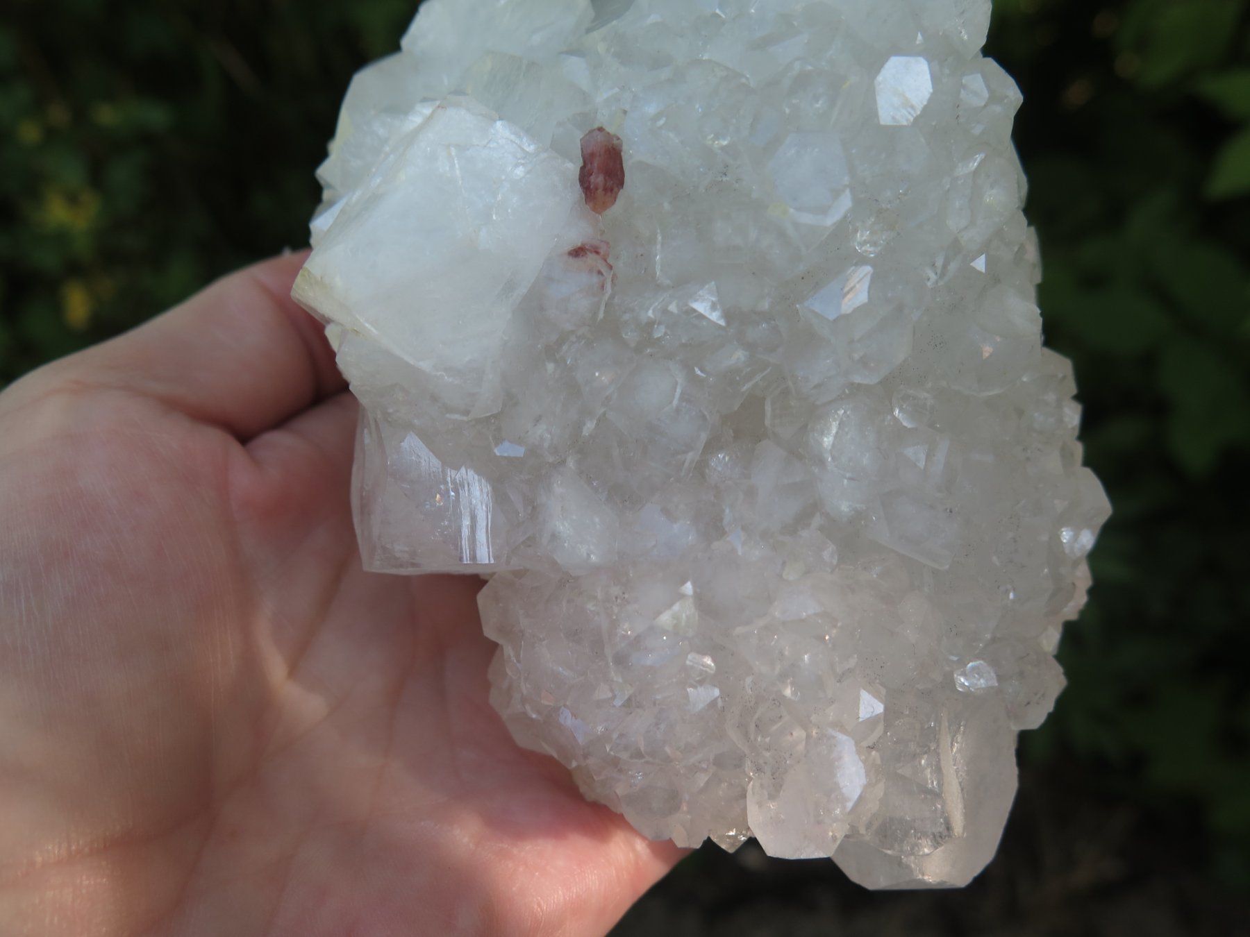 Mineralien & Heilsteine: Apophyllit mit dunklem Stilbit von Indien, ca.777 gr. – Gebraucht aus Schaffhausen von Yamakana51L8736OQ8 2