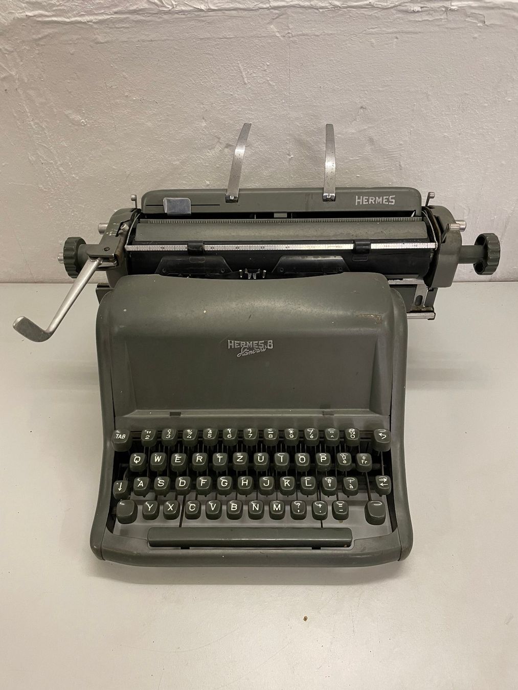 Hermès Schreibmaschinen: ancienne machine a écrire Hermès (3) – Defekt aus La Croix (Lutry) von netrajet