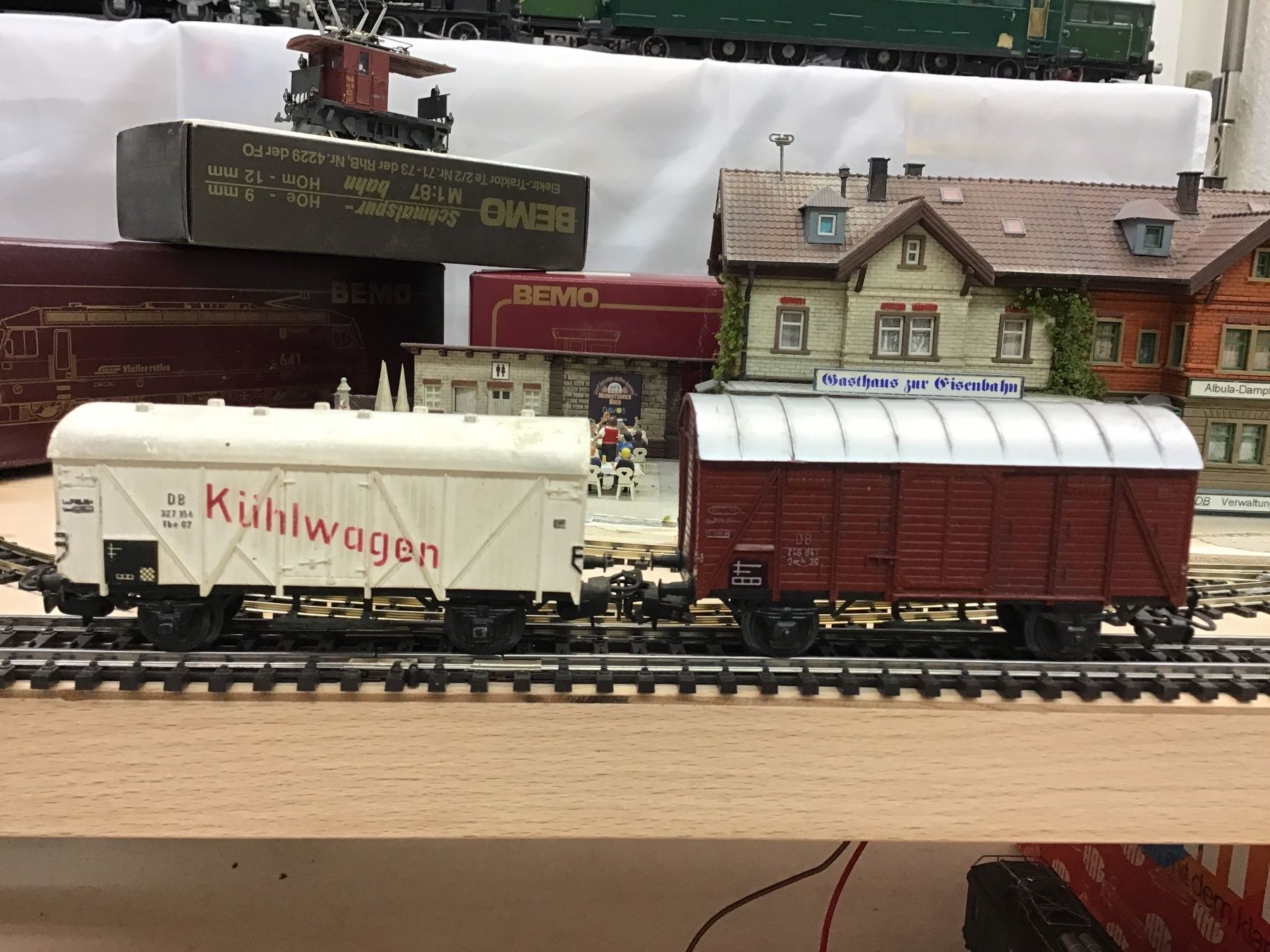 Märklin Modellini di ferrovie: Märklin 2 Güterwagen – Usato da Männedorf venduto da Modelle-aller-Art 1