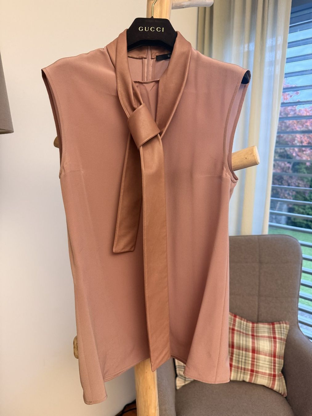 Kleiderpakete: Damen Bluse & kurzarm Pullover Gucci – Gebraucht aus Weisslingen von Gepy1 2