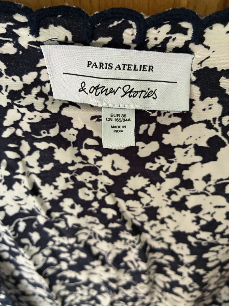 Other Stories Robes: Wickelkleid & Other Stories Blumenmuster  – D'occasion à Steinmaur par jul_6lwt 2