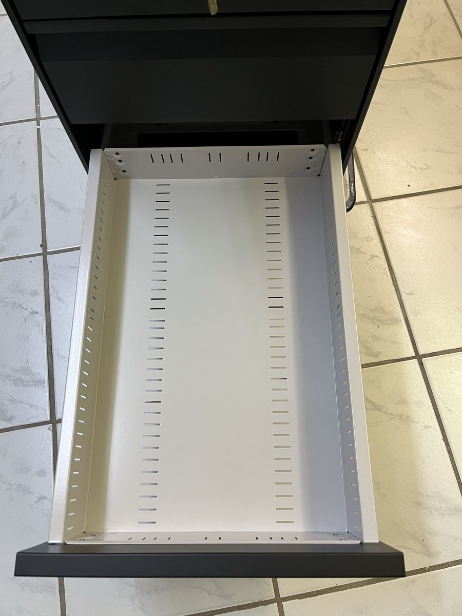 Armadi: Lista Schubladen Schrank  – Usato da Olten venduto da krabe05 2