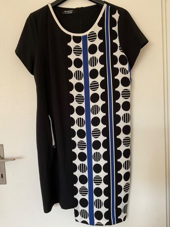 RINASCIMENTO Kleid Gr 40, it. 46 schwarz mit Tasche, neuwert