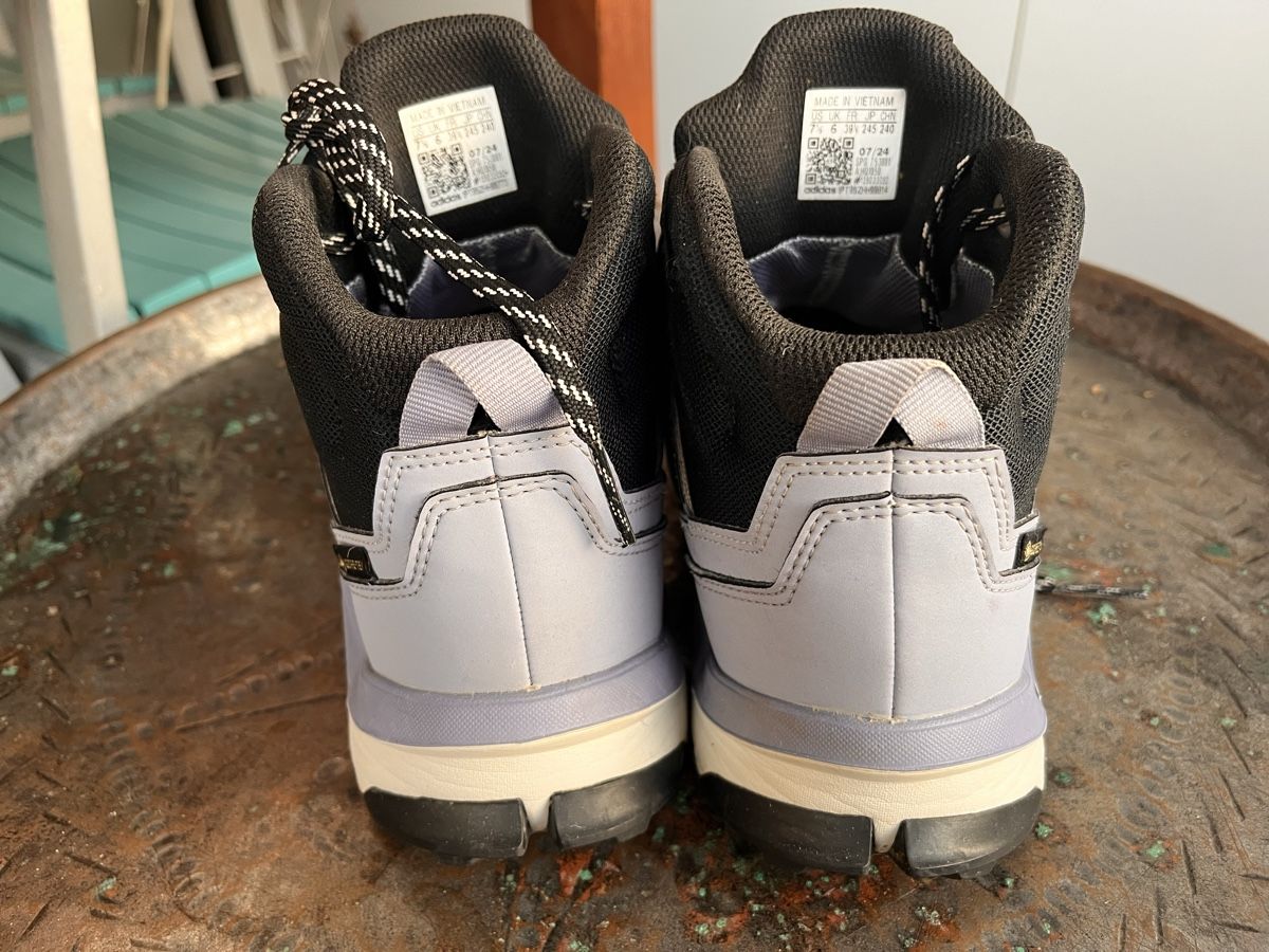 Adidas Chaussures femmes: Wanderschuh Adidas Terrex AX4 Mid GTX – D'occasion à Zollikofen par sidefiin1980 2