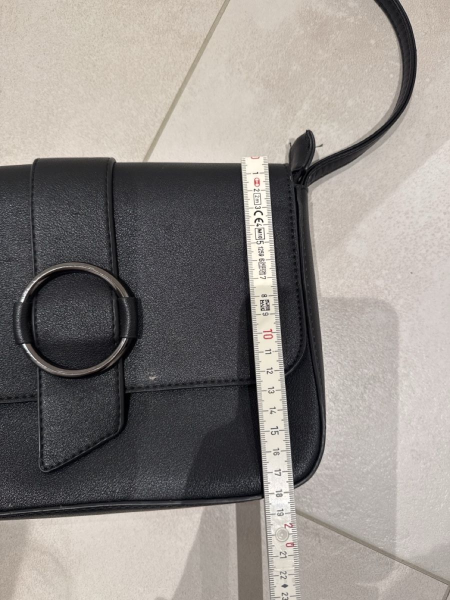 Sacs femmes: Umhängetasche schwarz mit Ring – D'occasion à Zug par Hehe 7