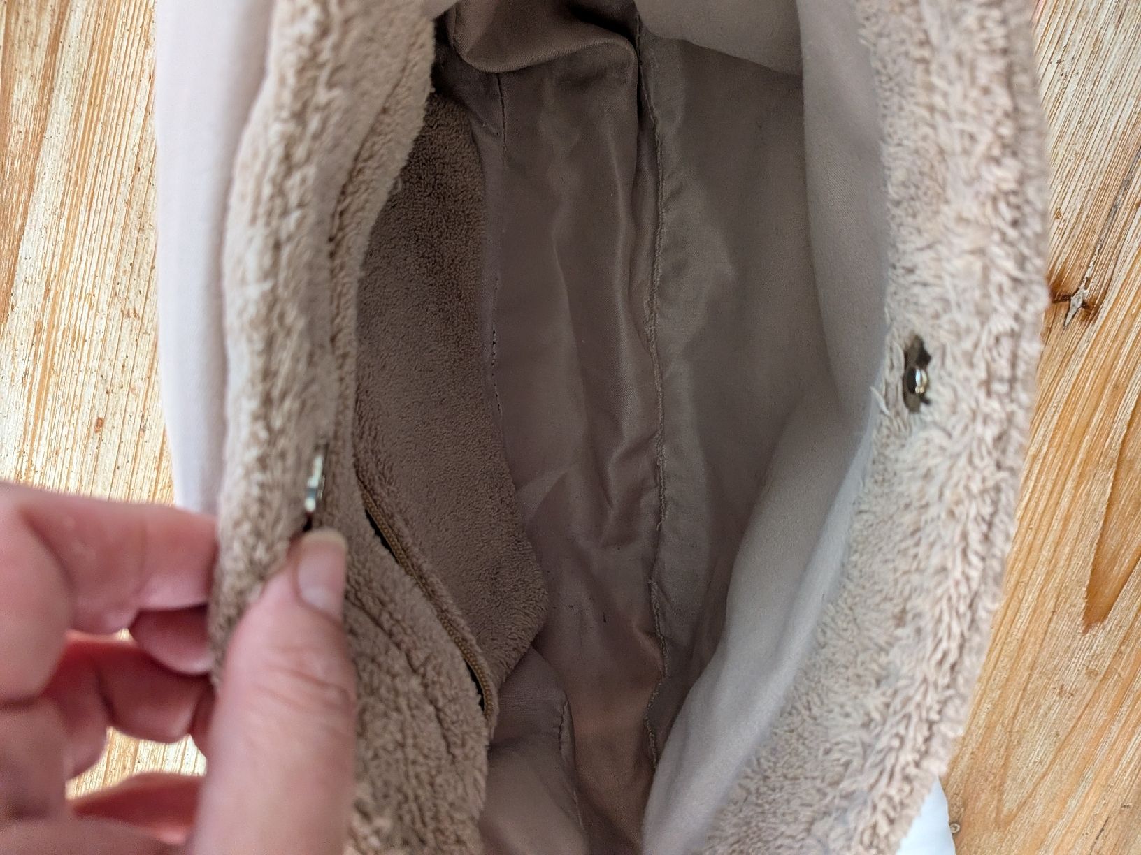 Chanel Taschen: Chanel Teddy Tasche Beige – Gebraucht aus Sempach von Scorch 5