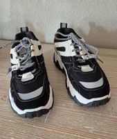 Coole Sneakers schwarz/weiss Gr. 36