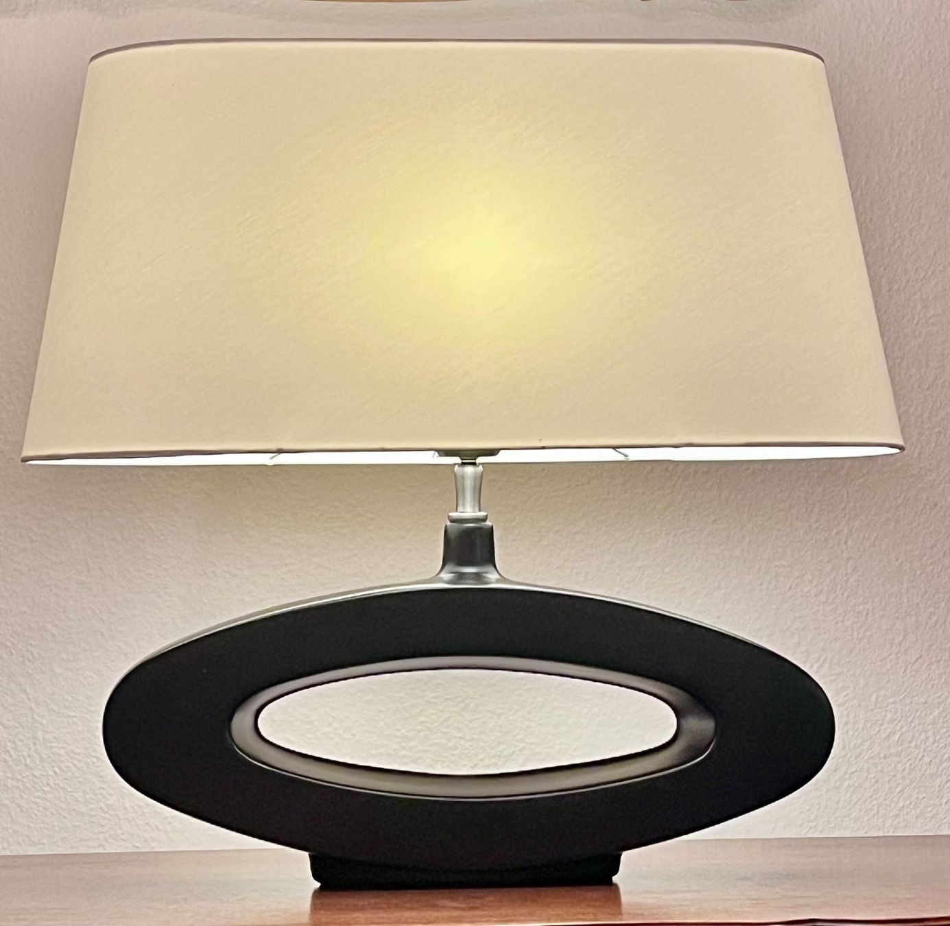 Lampade: Lampe design ovale noire – Usato da Lausanne venduto da Vibewave 3