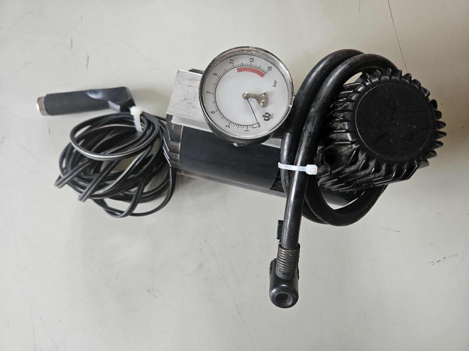 Compressori: Auto Kompressor EY 12V 50W 8A 11bar gebraucht – Usato da Oberburg venduto da znas