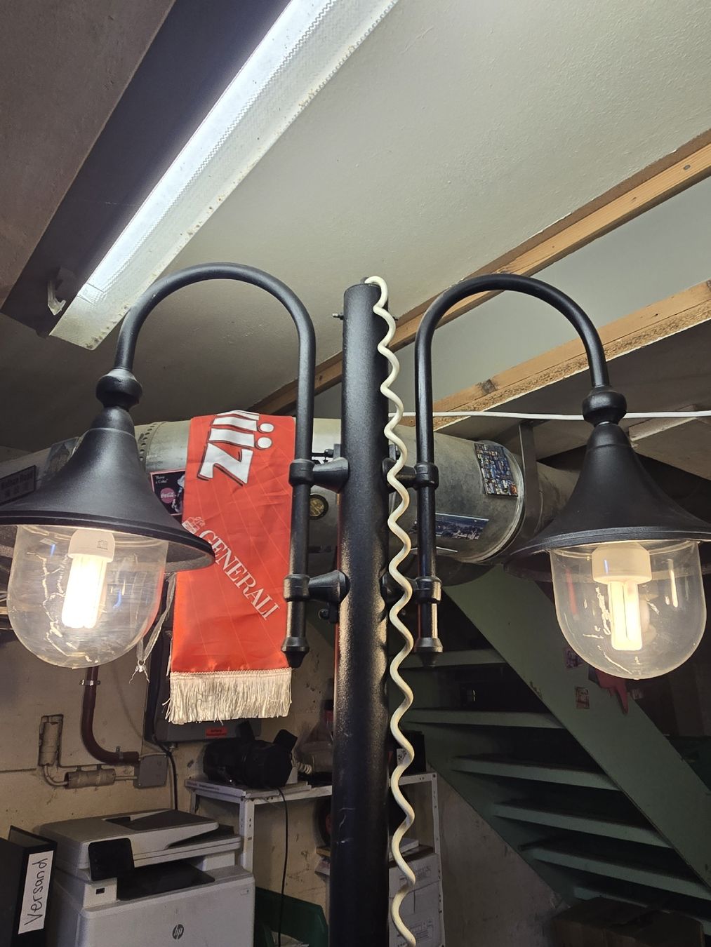 Altro in Decorazioni & Accessori: Stehlampe doppelt schwarz Strassenlaternen 220cm – Usato da Rorschach venduto da TimelessTrading 2