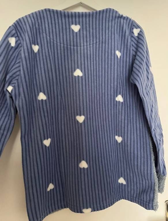 Negligees & Pigiami: Flauschiger Winter Pyjama mit Bärenmuster, Grösse M – Usato da Brüttisellen venduto da Ariana-24 1