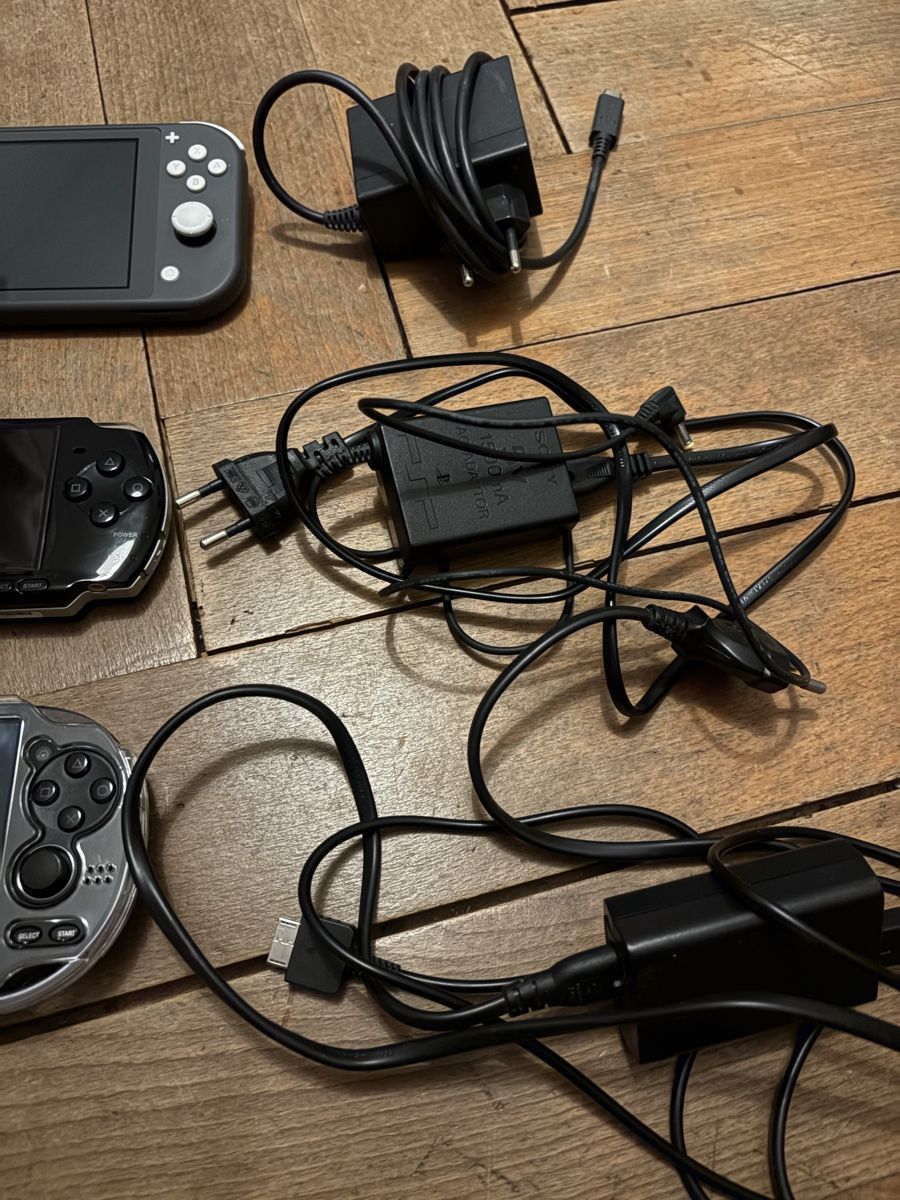 Console: Handheld sammlung (gemoddet) – Usato da Winterthur venduto da gon_vyy8 1