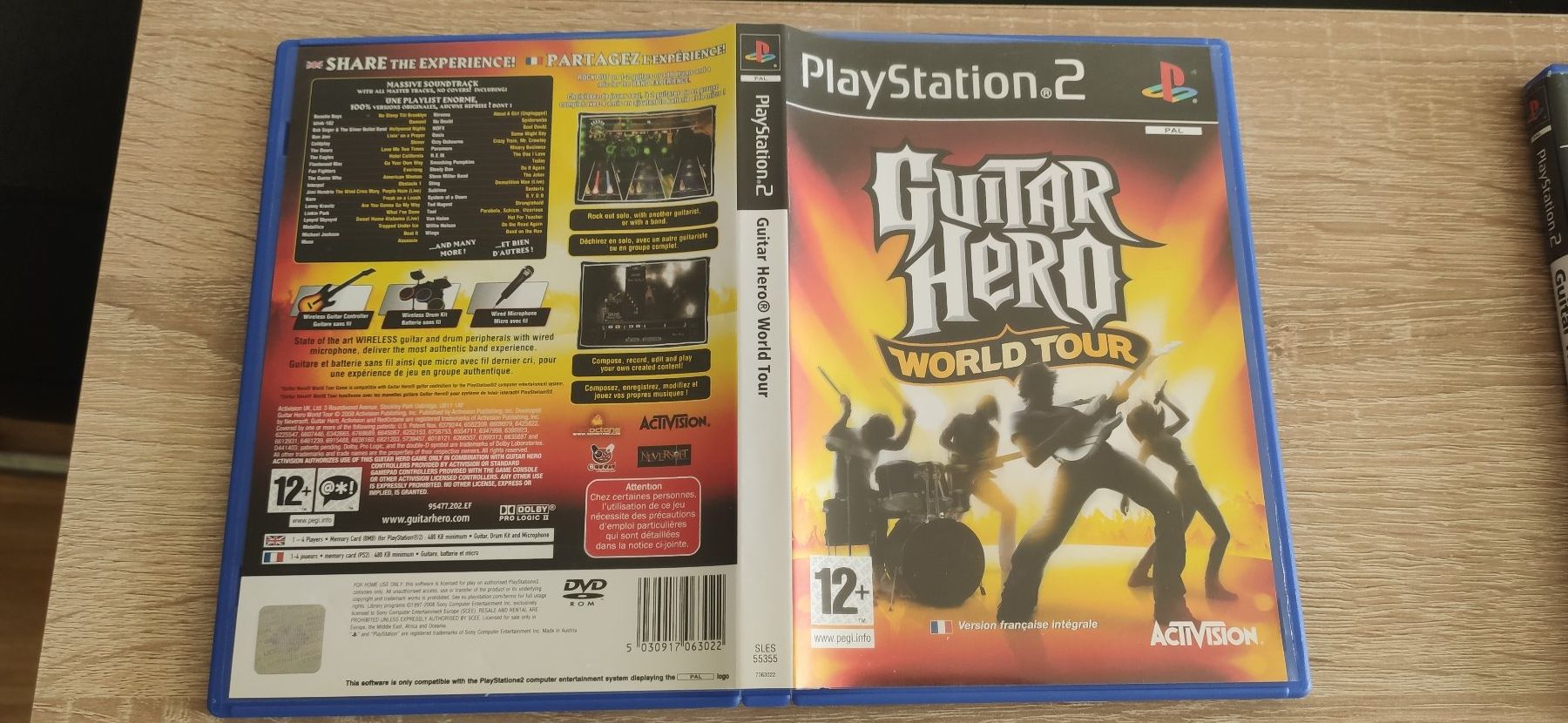 Controller: 2x Originale Guitar Hero Gitarre von RedOctane plus Game – Usato da St.Gallen venduto da Wdragon 7