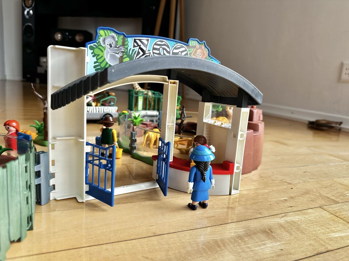 Playmobil Spielzeuge: Playmobile Set Zoo – Gebraucht aus Oberuzwil von  3