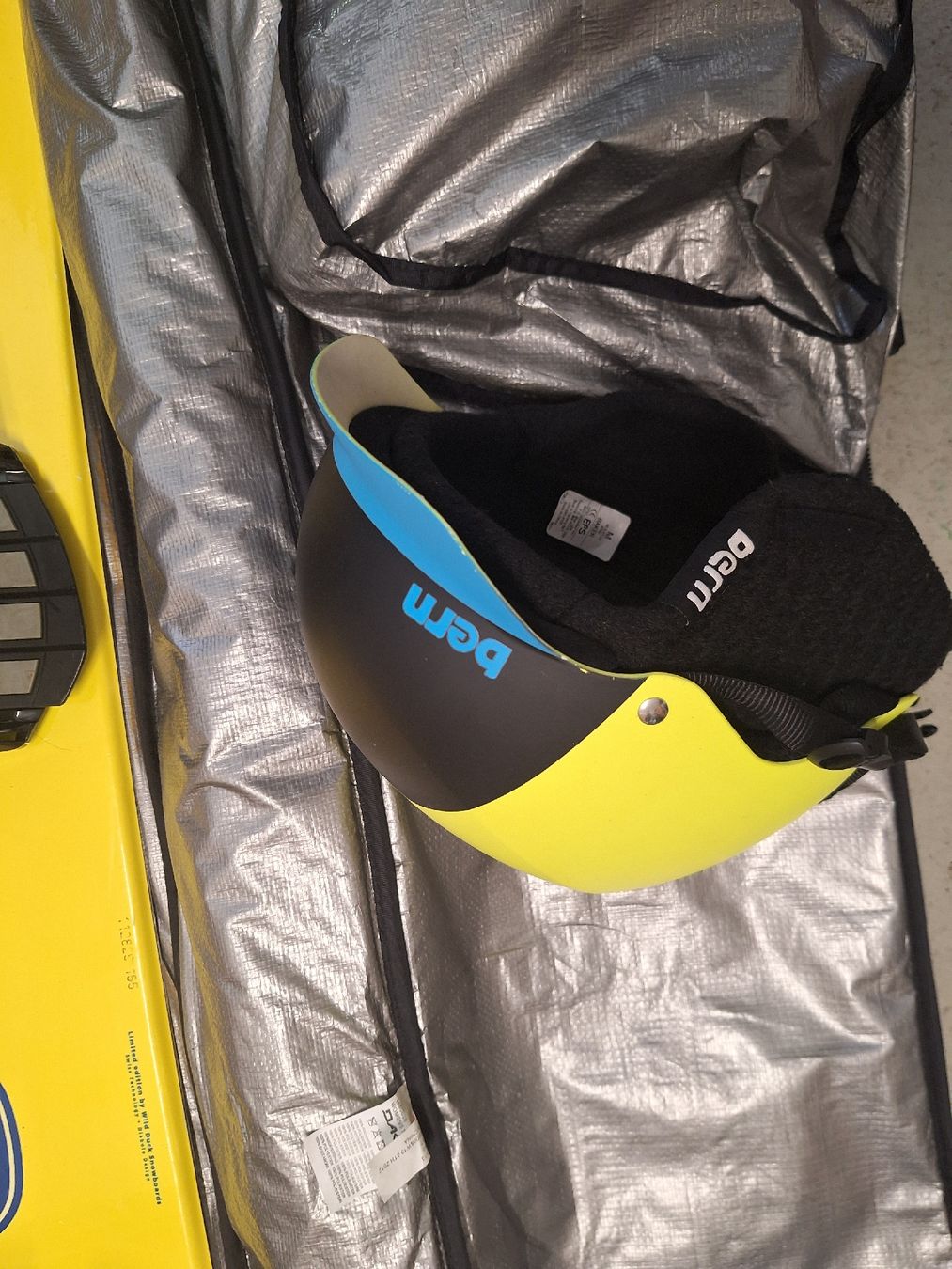 Board: Snowboard Set: Board, Boots, Helm – Usato da Winterthur venduto da juszku 3
