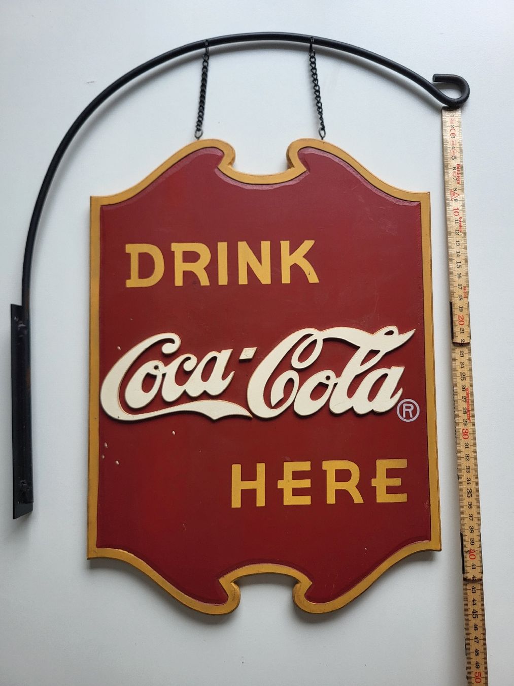 Coca-Cola Insegne: Coca Cola Werbeschild Holz – Usato da Möhlin venduto da phoenixIE