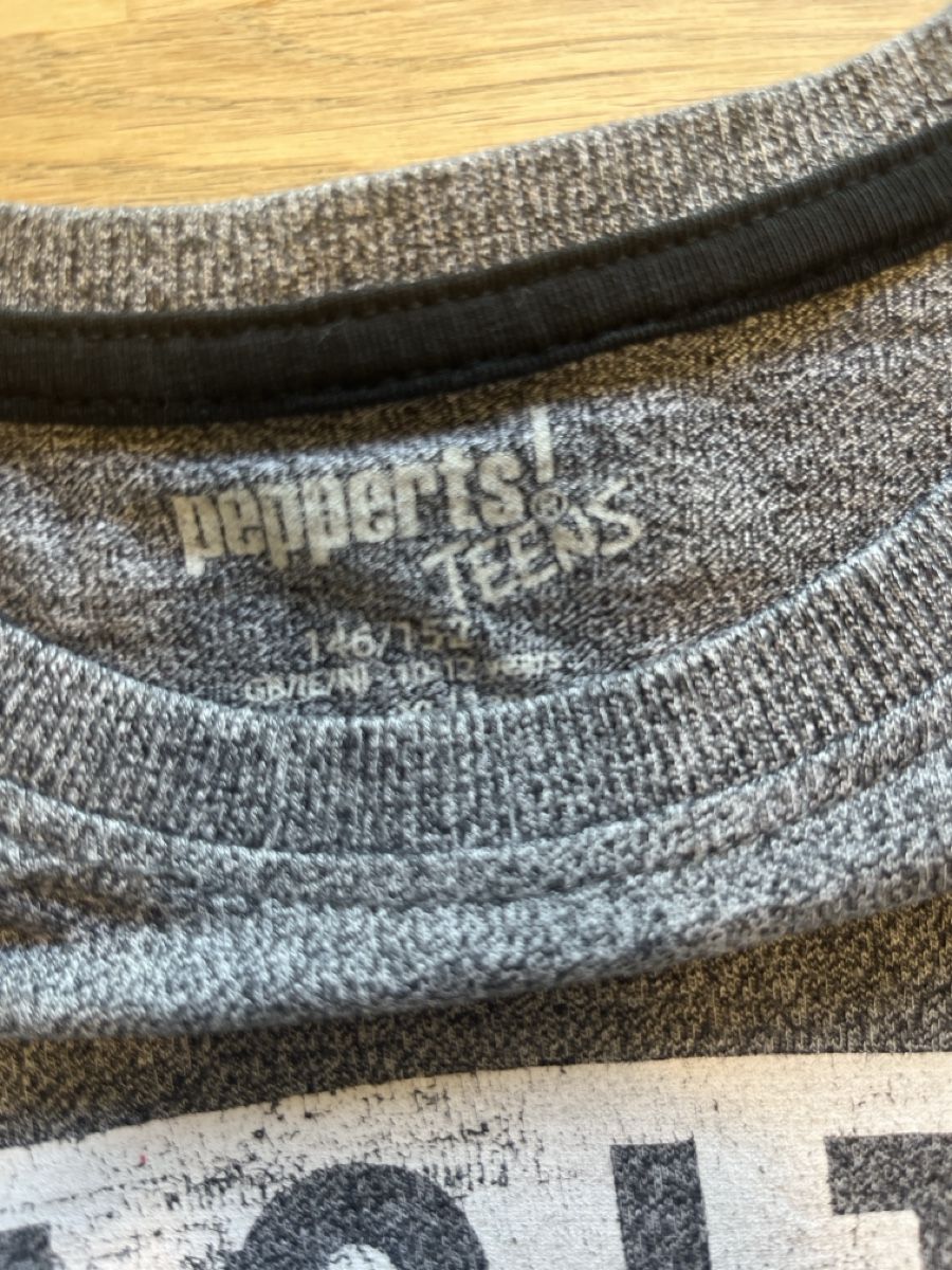 Maglioni & Felpe: Dünner Pullover, Größe 146/152 – Usato da Münchwilen TG venduto da Kaira0811 1