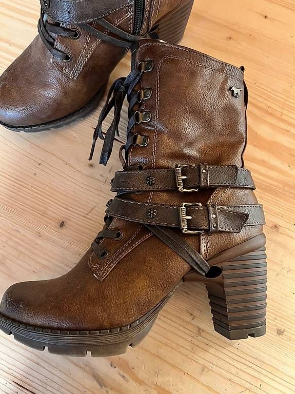 Chaussures femmes: Stiefelette braun Gr. 40 – D'occasion à Rothenthurm par Stalsa1 1