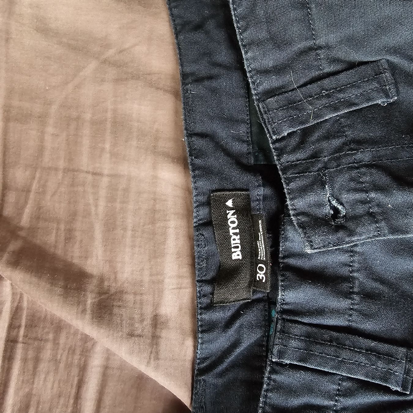 Pantaloni: Burton shorts – Nuovo (secondo la descrizione) da Rüti ZH venduto da crambambeli 2