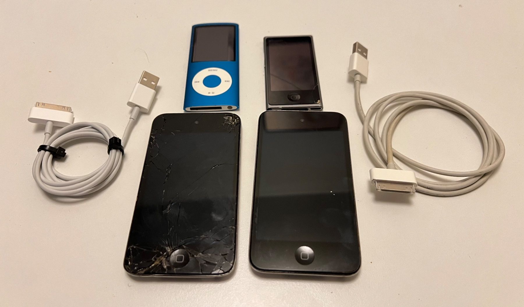 Apple Lecteur media portable: Apple iPod Konvolut 4x iPod + 2 Ladekabel – D'occasion à Unterengstringen par Sehr1986