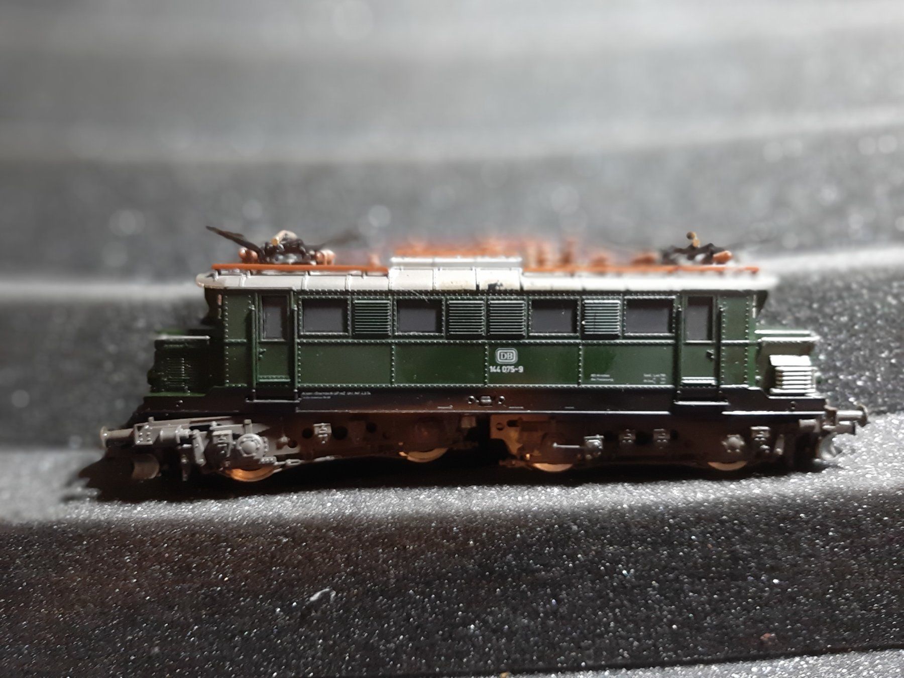 Roco Trains électriques: ROCO 144 075-9 REF.4 – D'occasion à Avully par RIVALIS 1