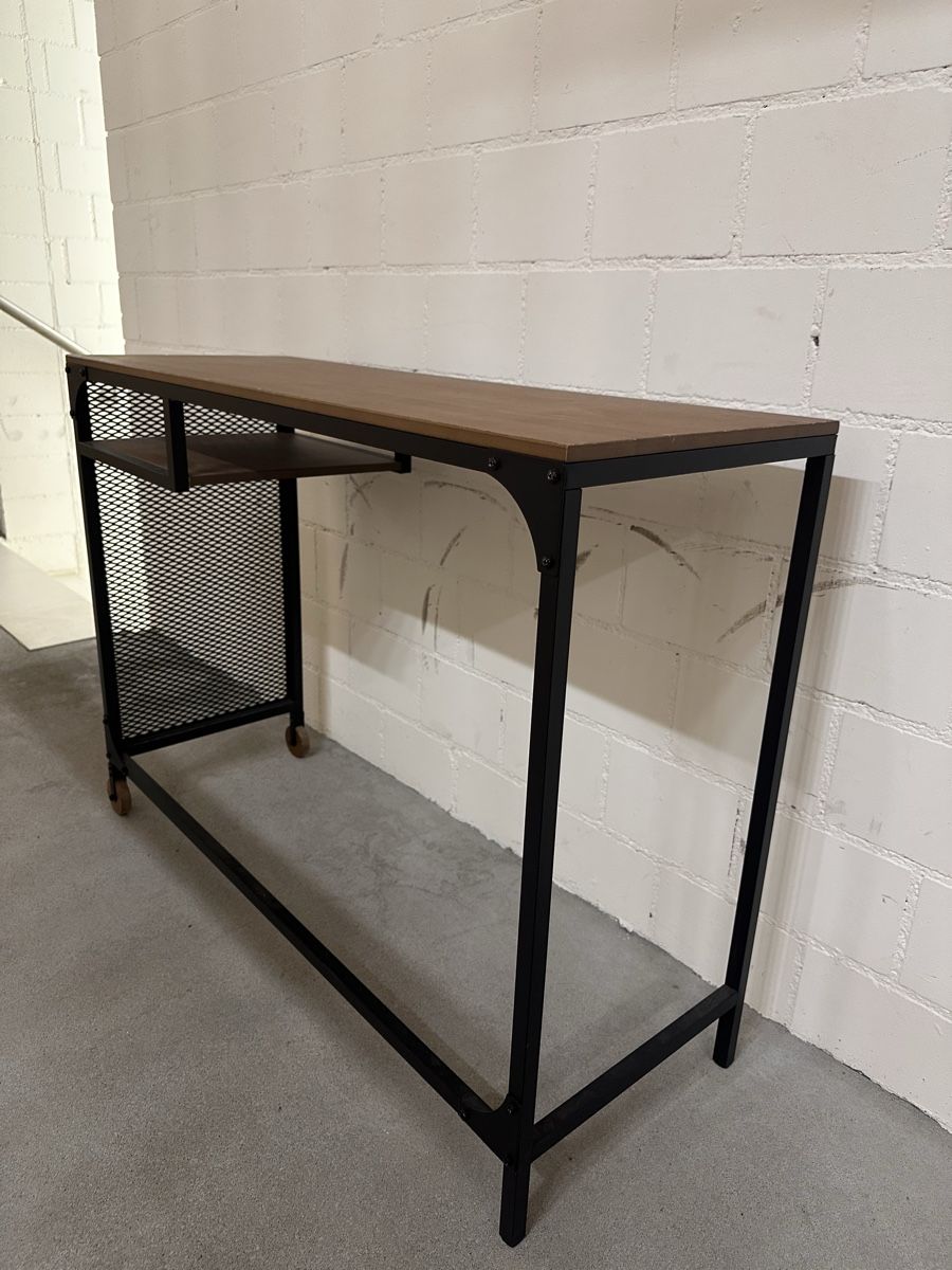 Tavoli: Kleiner Tisch mit Rollen – gebraucht – Usato da Zürich venduto da luc_x6br 1