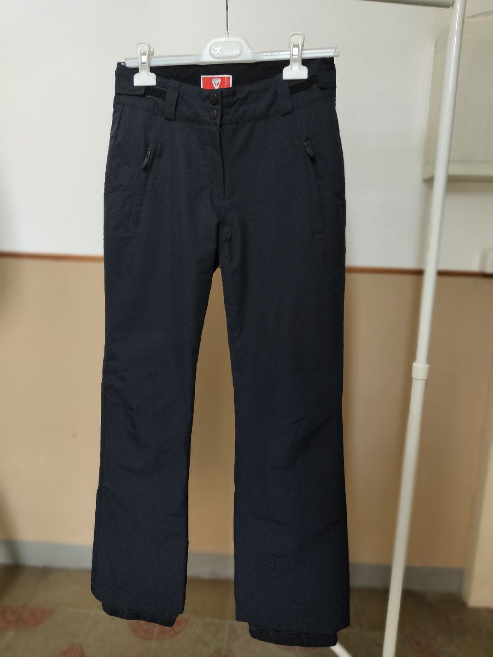 Rossignol Sci: Pantaloni da sci ner Rossignol, taglia XS – Usato da Lugano venduto da mar_5j2q