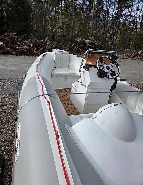 Barche: Schönes, sparsames Motorboot / Festrumpfschlauchboot – Usato da Einigen venduto da SUPzone 3