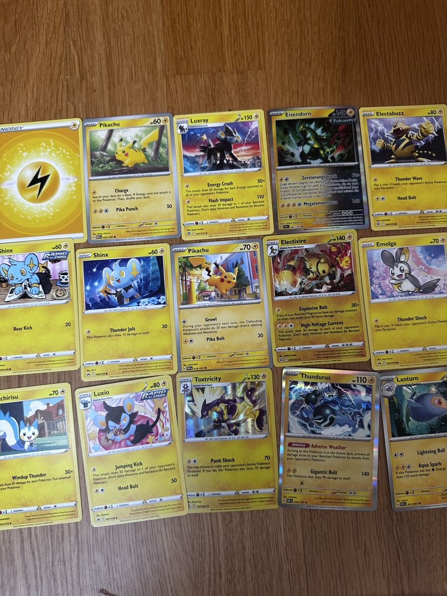 Pokémon Carte collezionabili: Pokémon Karten Pikatch Blitz – Nuovo (secondo la descrizione) da Bern venduto da fab_psv9 2