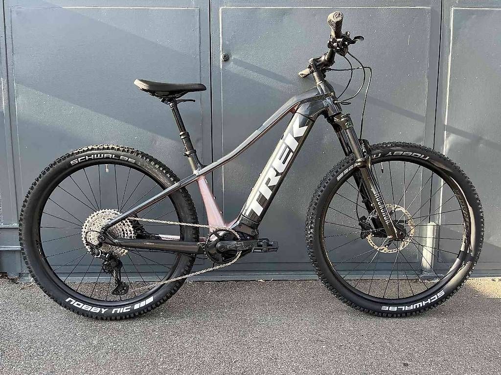 Velos: Trek Powerfly 5 625Wh Occasion – Gebraucht aus Bévilard von Palouette