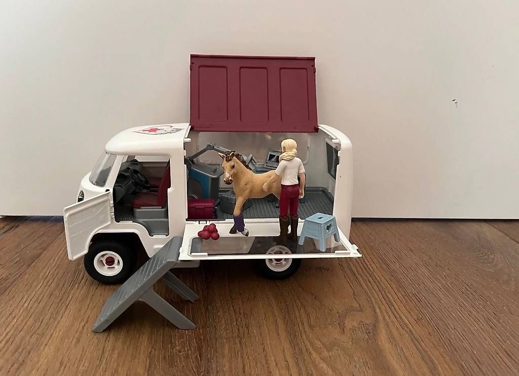 Jouets: Schleich Tierambulanz – D'occasion à Stein am Rhein par kuh_5g2h 1