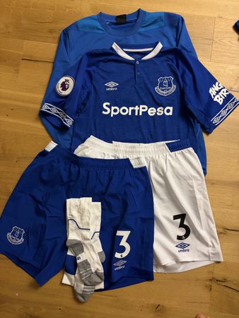 Everton Fussballtrikot Set Baines Nr. 3 Grösse L neu