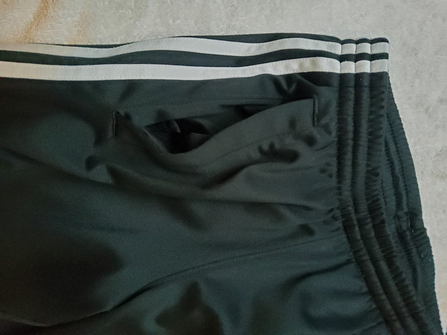 Adidas Hosen: Adidas Trainer Hose  140 – Gebraucht aus Zürich von Dalicelik 1