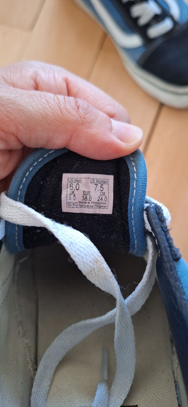 Vans Chaussures hommes: Vans oldskool – Neuf (Voir description) à Luzern par annina.staehli 2