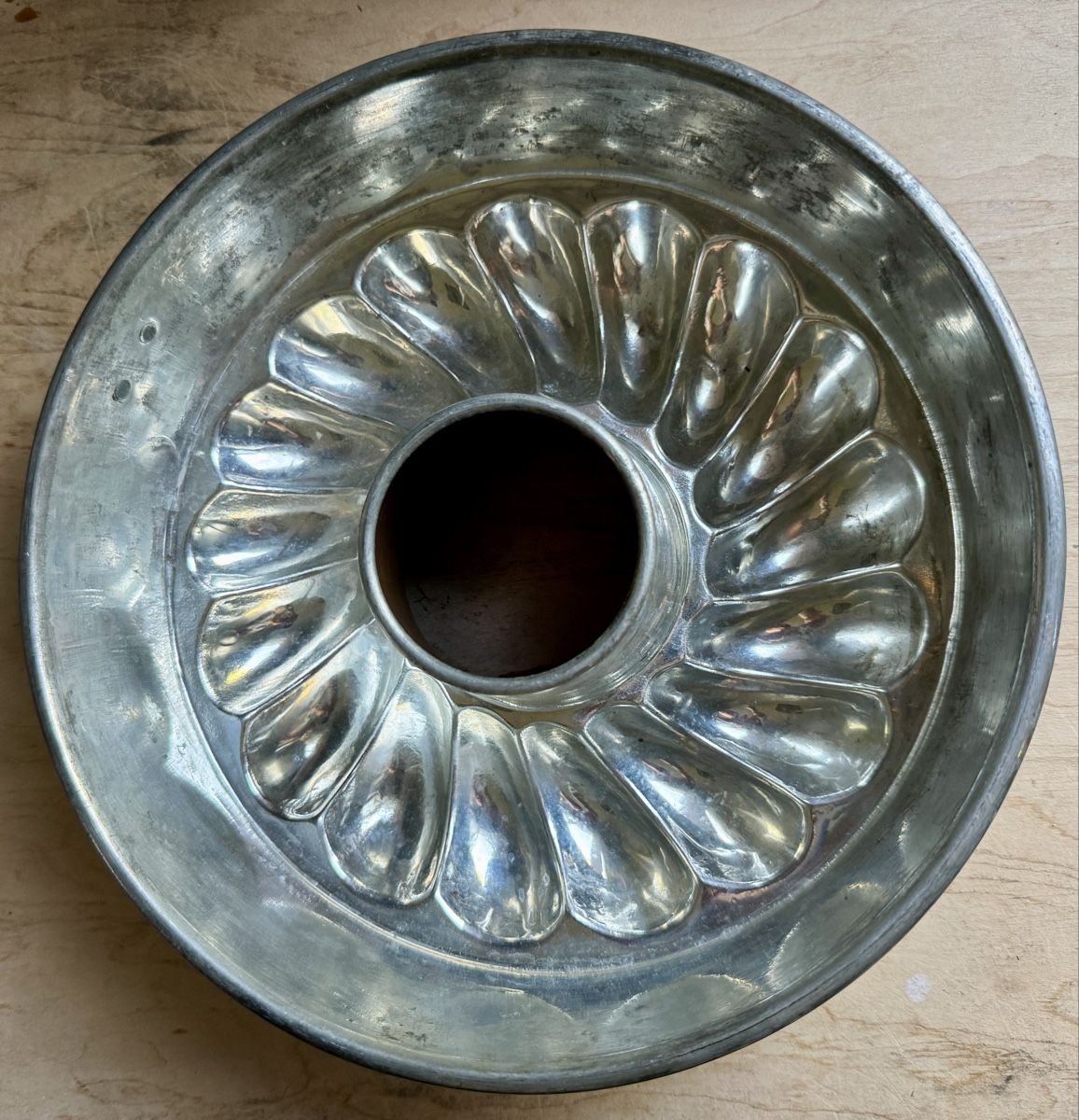 Moules à gâteaux: Alte Backform aus Kupfer Ringform Kranzform 23 cm – D'occasion à Rothrist par Luckywinner 2