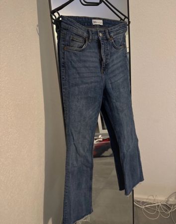 Jean Zara taille haute évasé T 36
