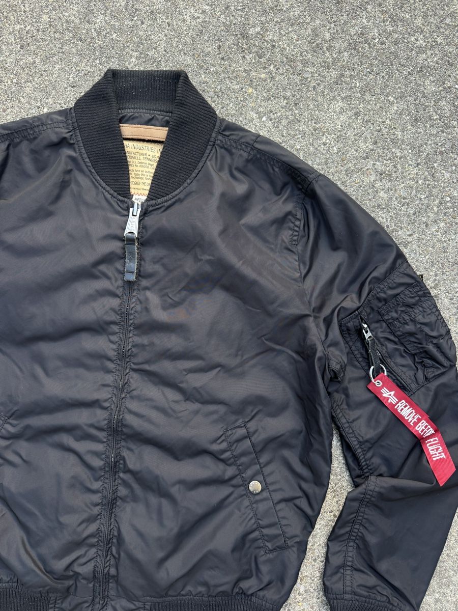 Alpha Industries Jacken: Alpha Industries MA-1 Bomber Jacket Black M – Gebraucht aus Effretikon von syrrrrre 1