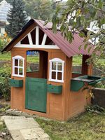 Spielhaus aus Holz