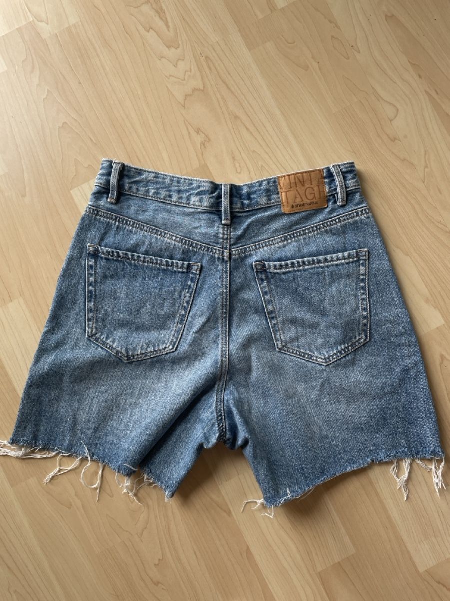 Stradivarius Pantaloni: Stradivarius Jeans Short, Grösse M/40 – Nuovo (secondo la descrizione) da Sissach venduto da nelimas