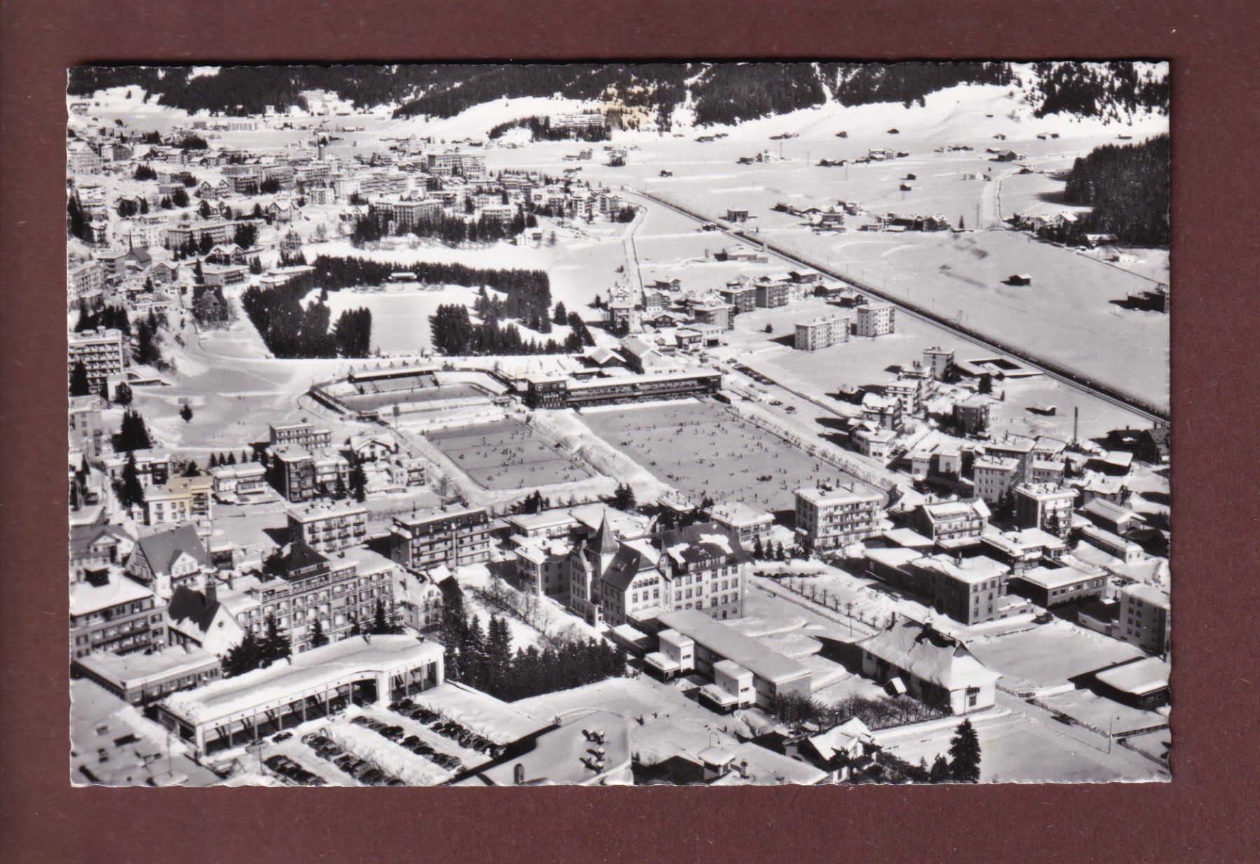 Ansichtskarten: DAVOS - Eisbahn - Englischer Viertel - 1966 – Gebraucht aus Pully von nicecards