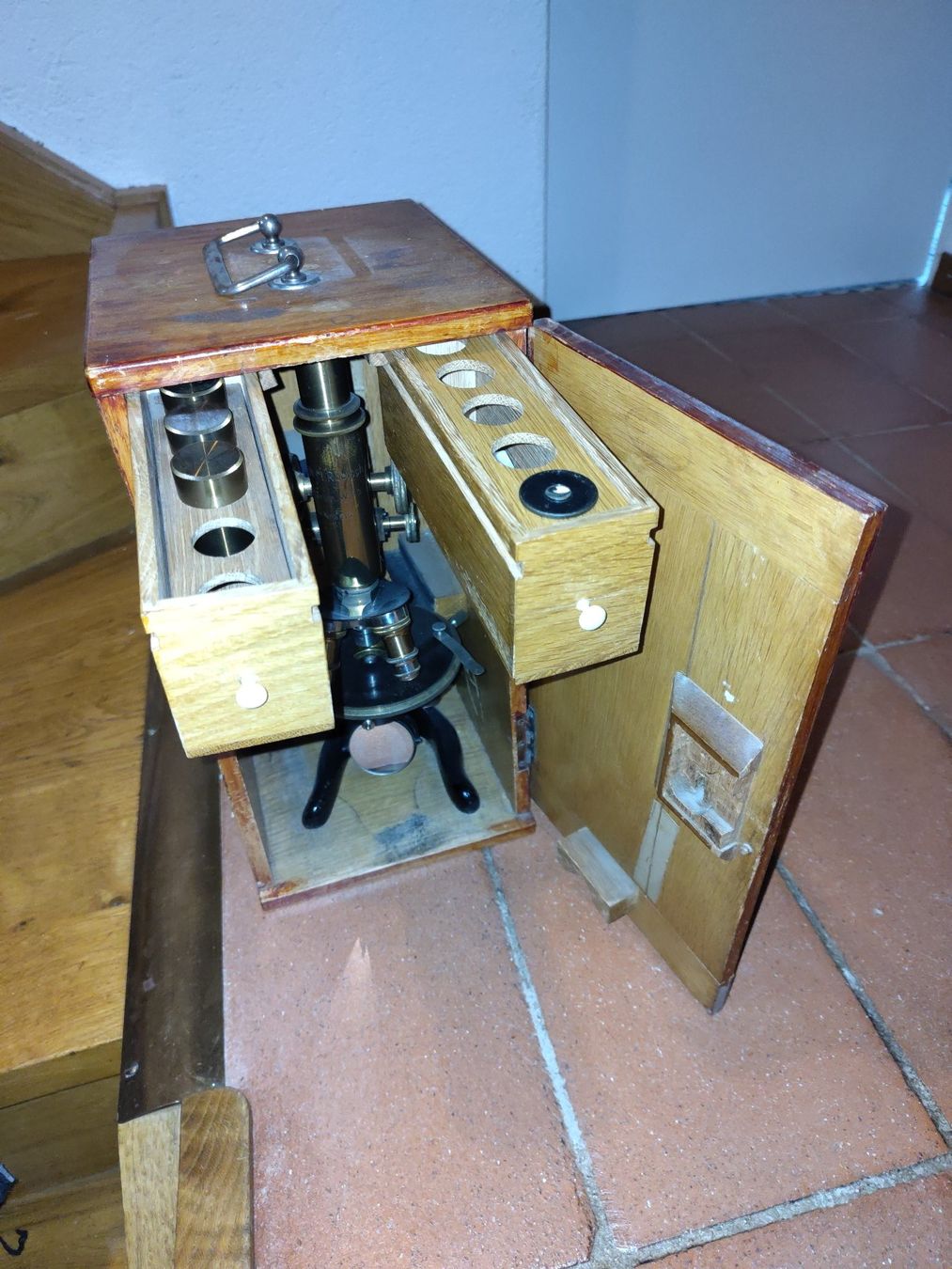 Microscopi: Magnifique microscope ancien – Usato da Grancy venduto da Bermike 3