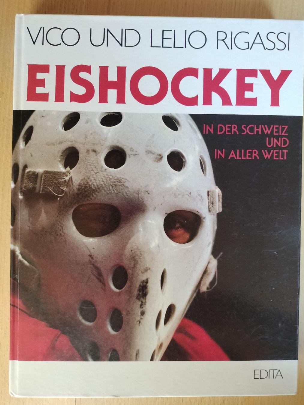 Livres: Altes Schweizer Eishockey Buch – D'occasion à Schwanden Sigrisw par len_9yqg