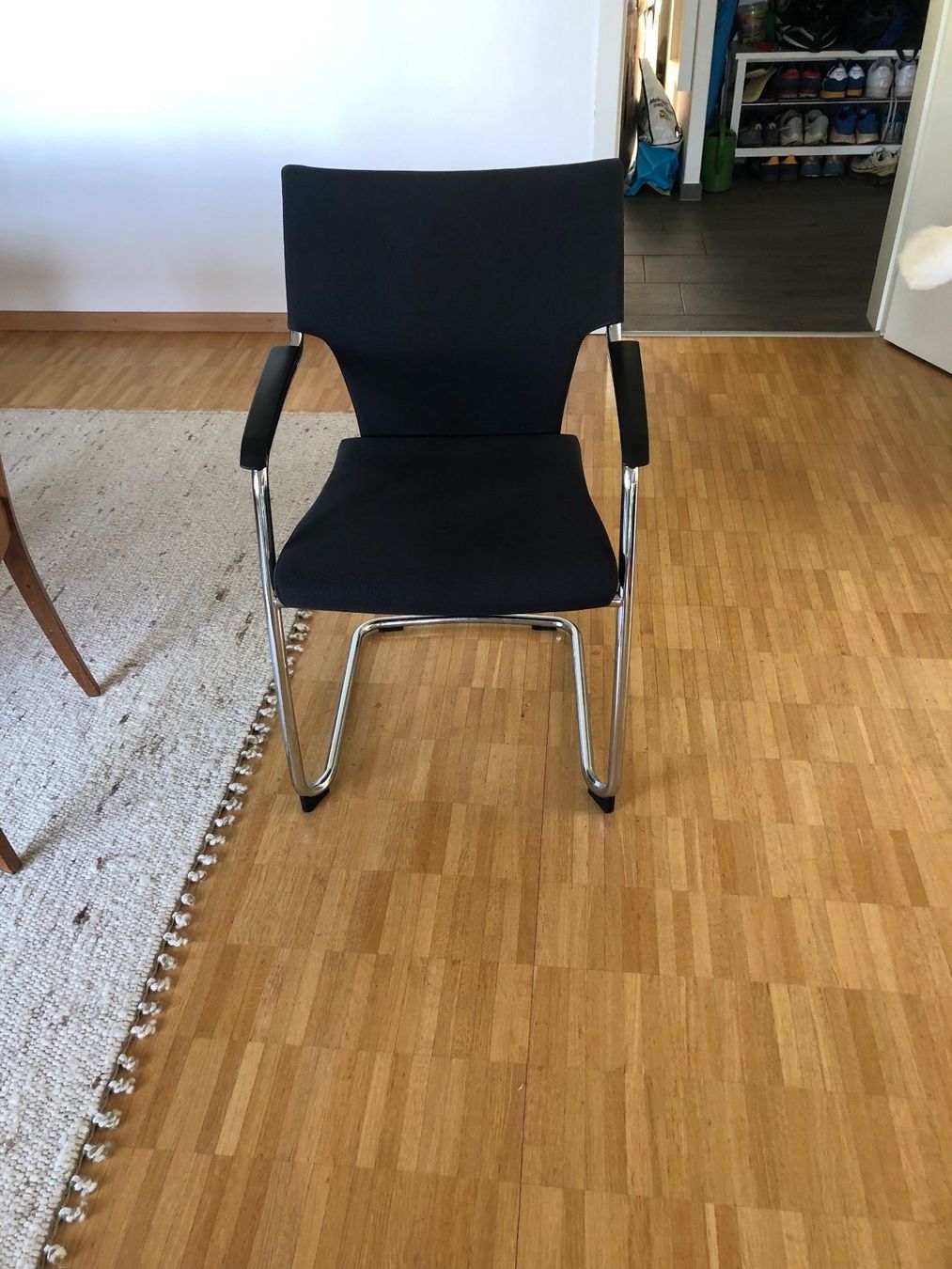 Chaises: 10 Stühle, Freischwinger, anthrazit, sehr bequem – D'occasion à Endingen par xiaowang 1