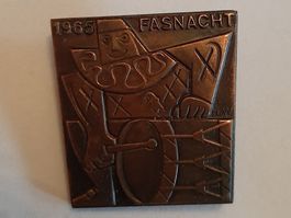 1965 (K-B) Voici Bâle - Basler Fasnachtsplakette