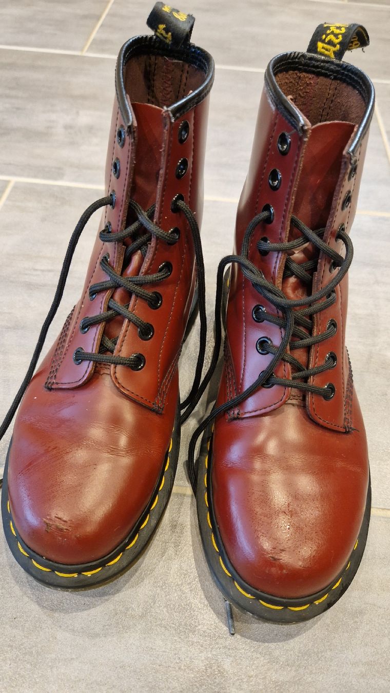 Dr. Martens Herrenschuhe: Doc Martens originale T37 – Gebraucht aus Tavannes von Ramseier1