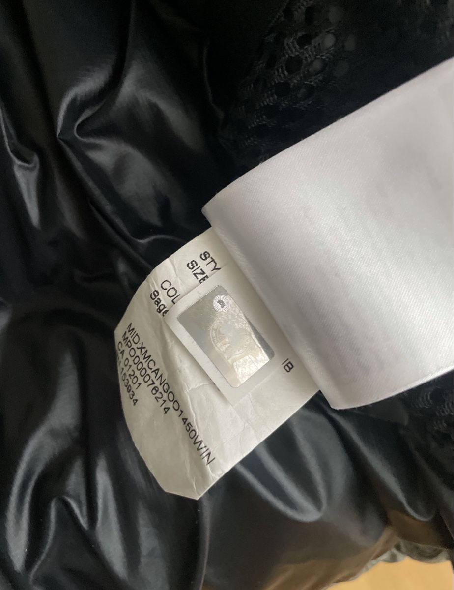 Canada Goose Cappotti: CANADA GOOSSE PUFFER JACKET (M) – Nuovo (secondo la descrizione) da Crissier venduto da ExclusiveHaze 5