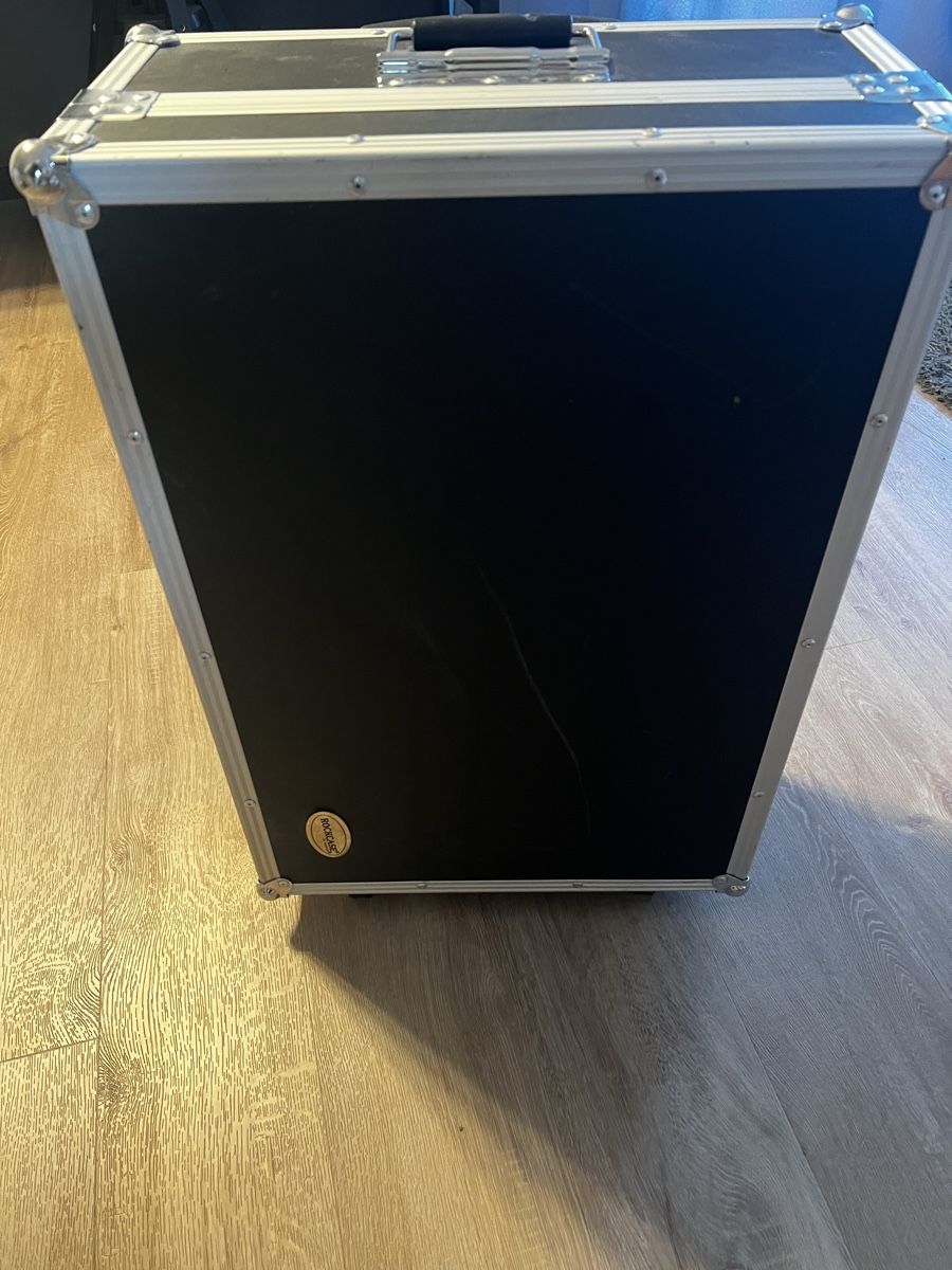 Strumenti musicali: Pedalboard – Usato da Vitznau venduto da dee_8xbb 3