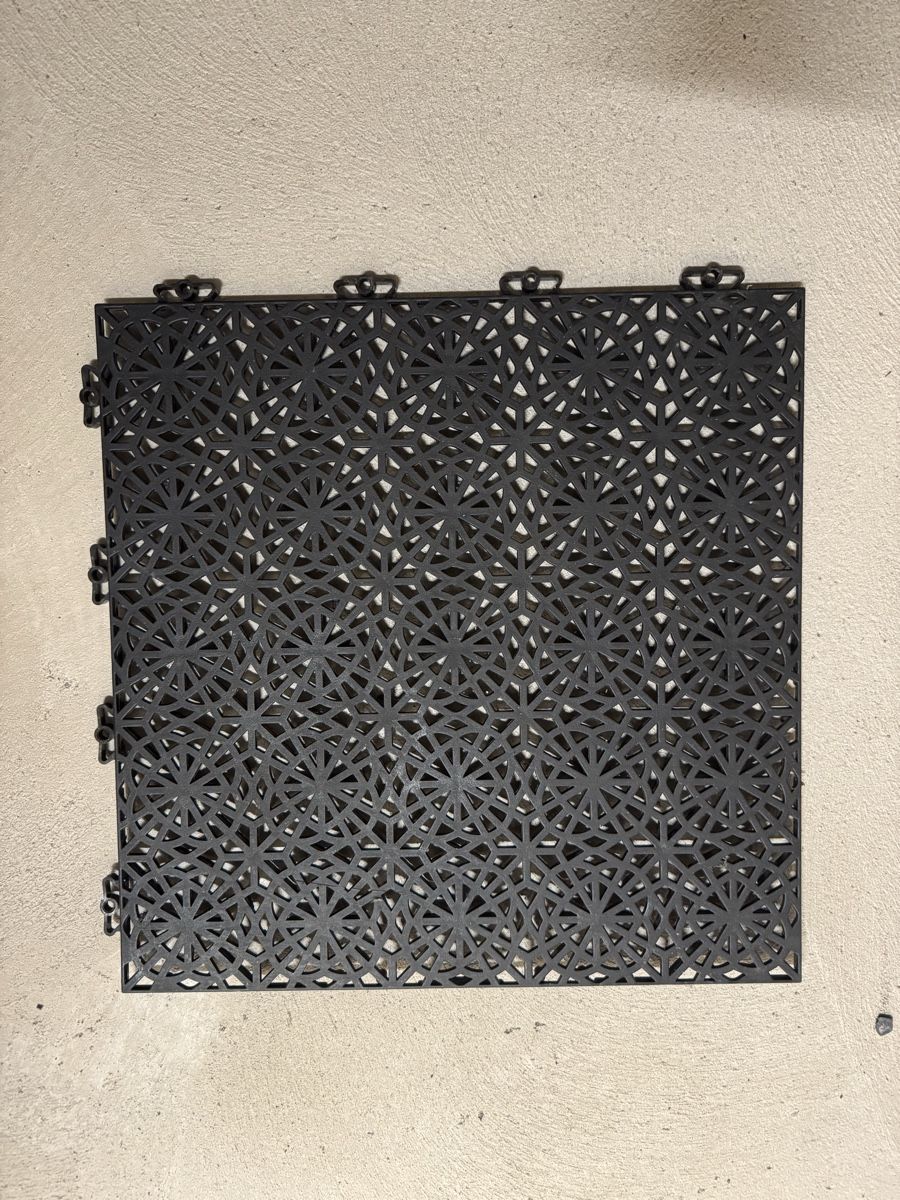 Rivestimenti per pavimenti: Bodenplatte 38.5x38.5 ca. 7m2 – Usato da Steinhausen venduto da ICTZug